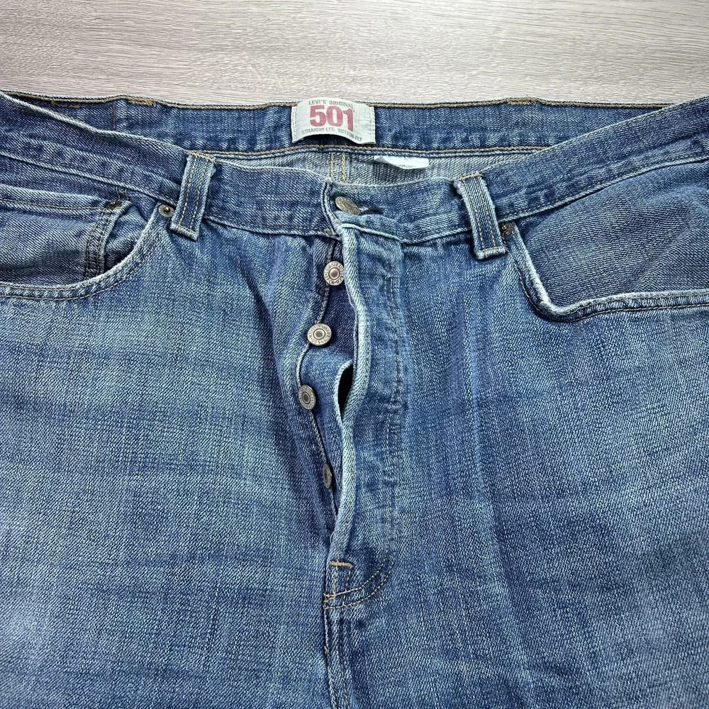 Levis 501 Jeans Mens 38x30 Blue Straight Leg Button Fly Denim Cotton Medium Wash